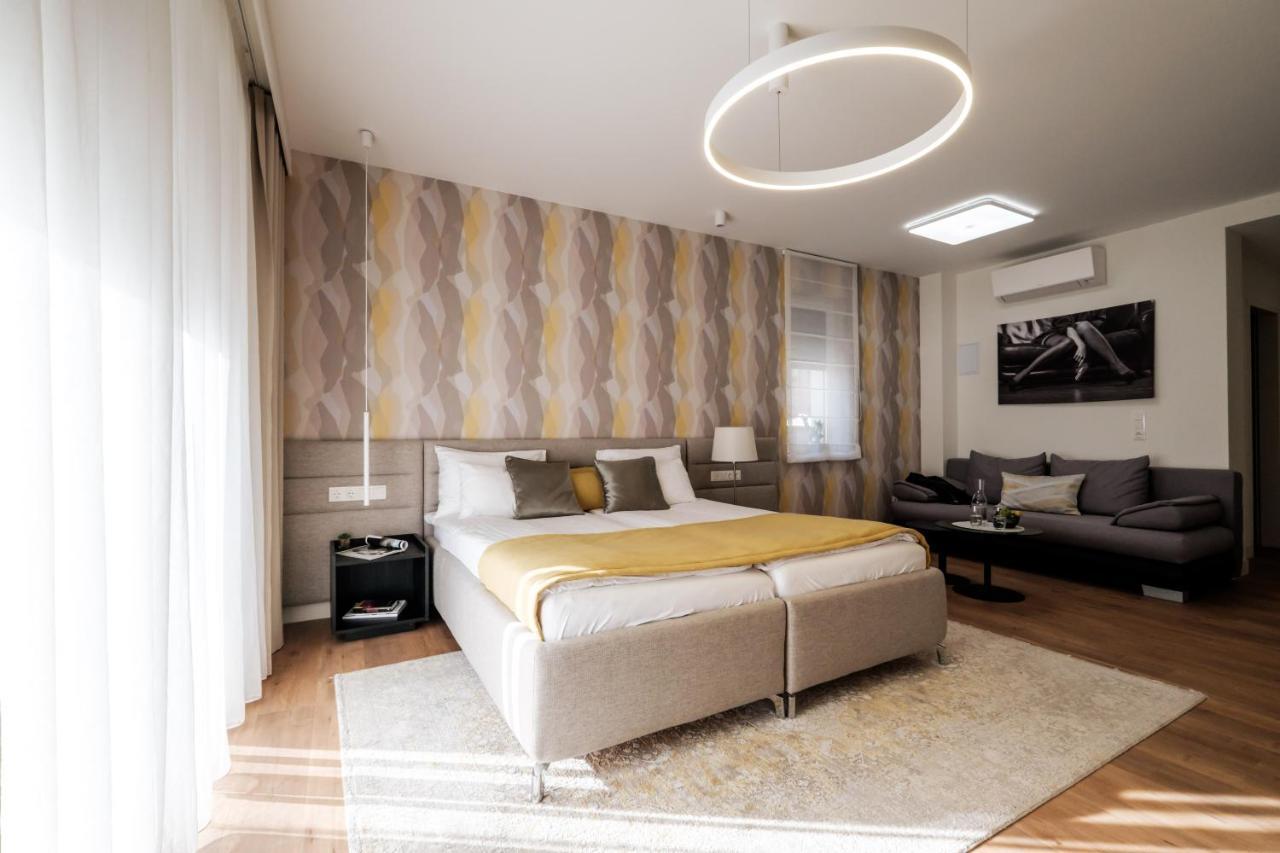 Adele Apartments Pécs Exterior photo